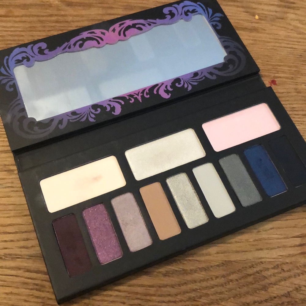Kat Von D eye shadow palette